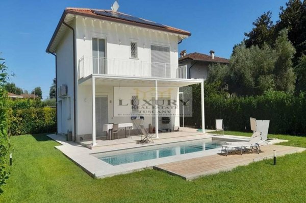 casa indipendente in vendita a Pietrasanta