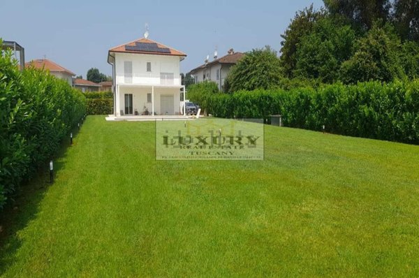 casa indipendente in vendita a Pietrasanta