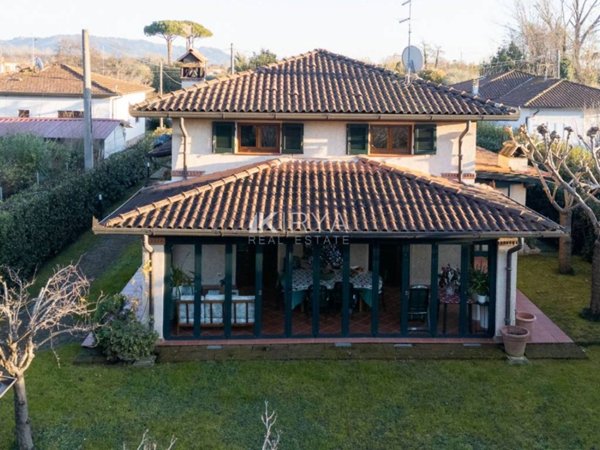 casa indipendente in vendita a Pietrasanta in zona Marina di Pietrasanta