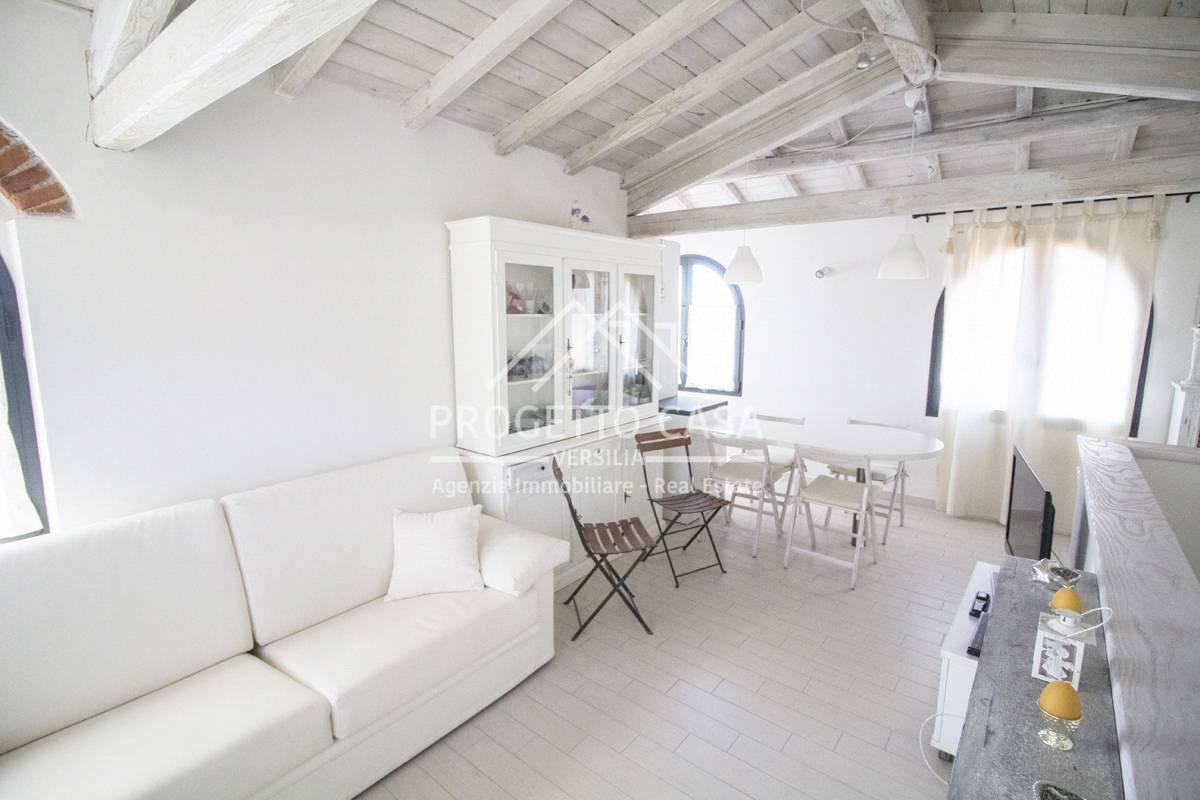 appartamento in vendita a Pietrasanta in zona Capezzano Monte