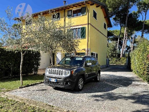 casa indipendente in vendita a Pietrasanta in zona Marina di Pietrasanta
