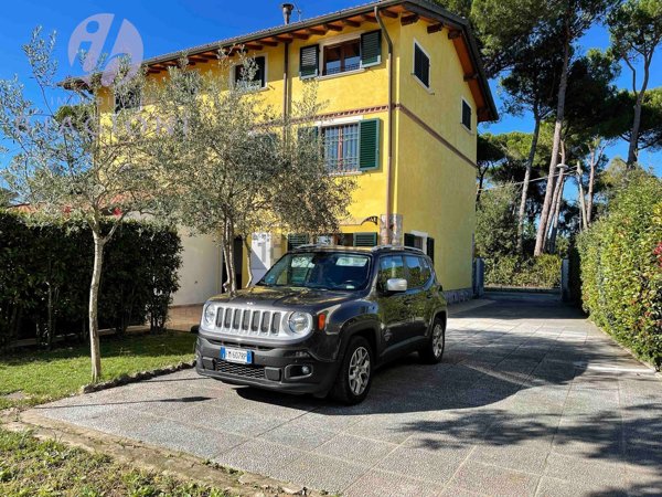 casa indipendente in vendita a Pietrasanta in zona Motrone