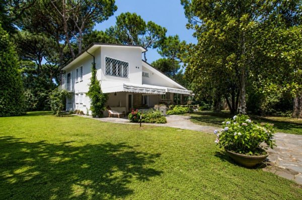 casa indipendente in vendita a Pietrasanta