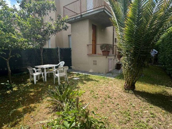 casa indipendente in vendita a Pietrasanta