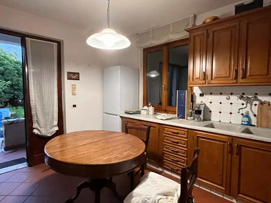 casa indipendente in vendita a Pietrasanta in zona Strettoia