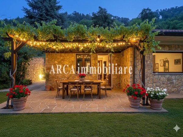 casa indipendente in vendita a Pietrasanta