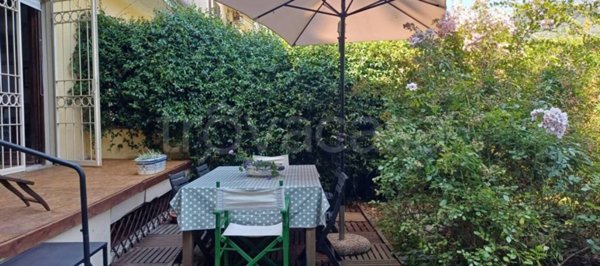 casa indipendente in vendita a Pietrasanta in zona Osterietta