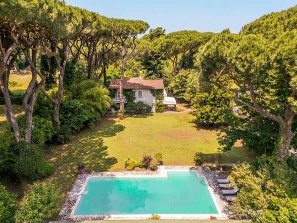 casa indipendente in vendita a Pietrasanta in zona Motrone