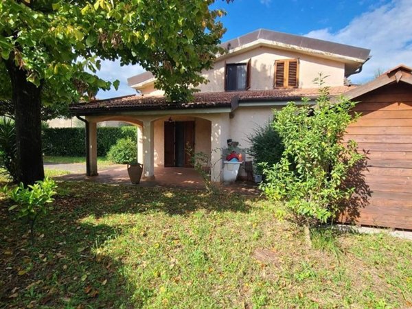 casa indipendente in vendita a Pietrasanta