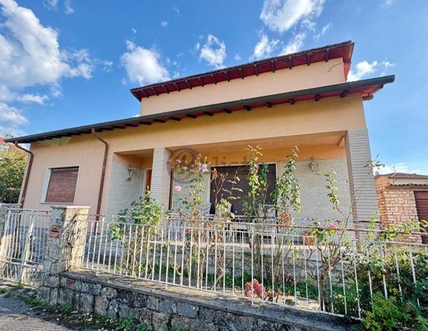 casa indipendente in vendita a Pietrasanta
