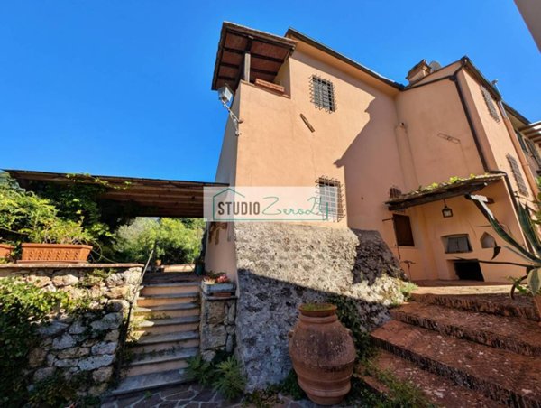 casa indipendente in vendita a Pietrasanta