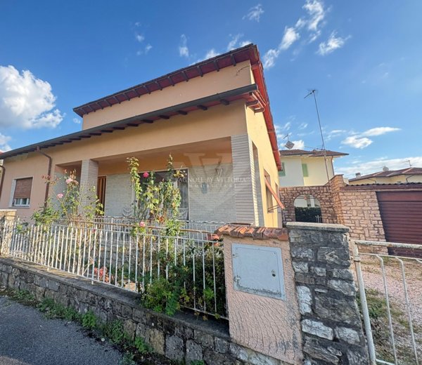 casa indipendente in vendita a Pietrasanta