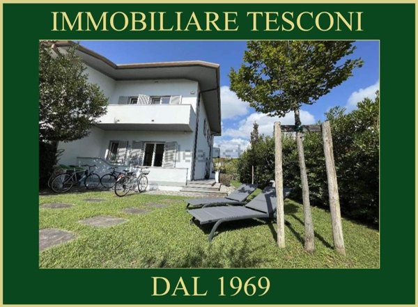 casa indipendente in vendita a Pietrasanta in zona Vignone