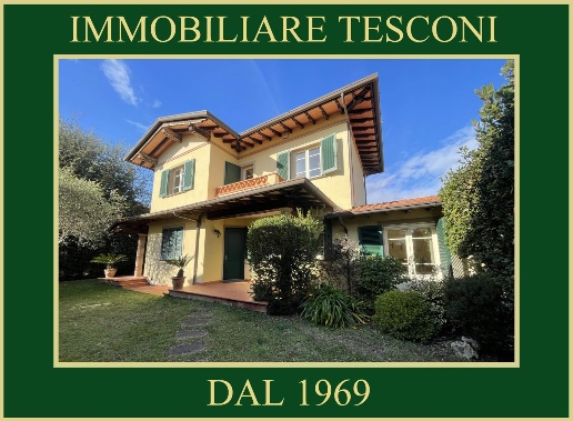 casa indipendente in vendita a Pietrasanta in zona Vignone