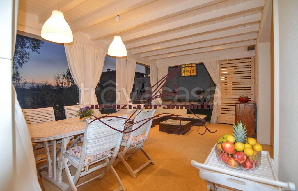 casa indipendente in vendita a Pietrasanta in zona Crociale