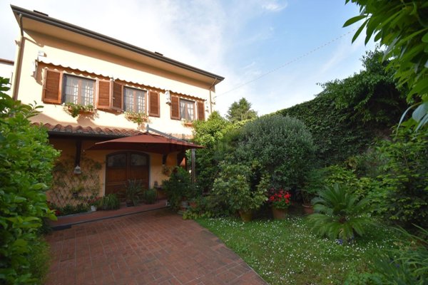 casa indipendente in vendita a Pietrasanta