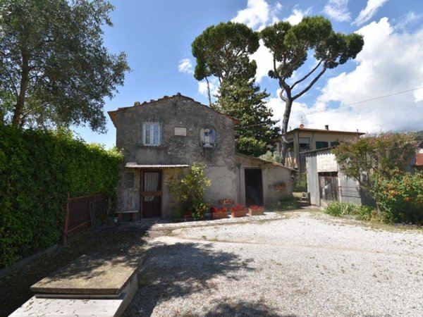 casa indipendente in vendita a Pietrasanta