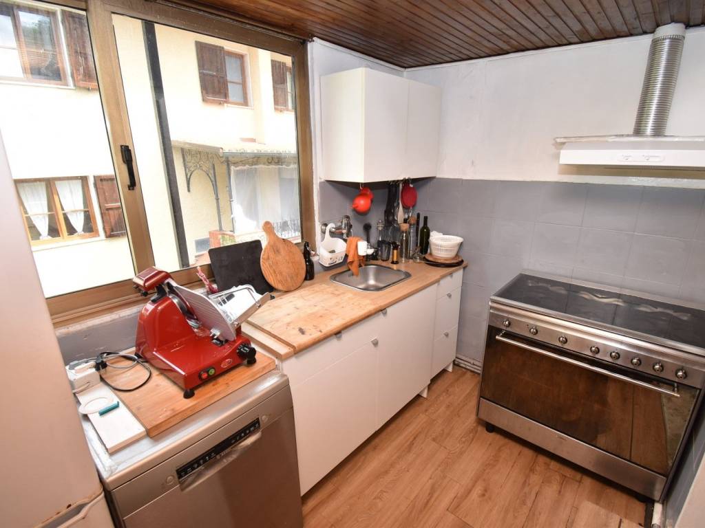 appartamento in vendita a Pietrasanta in zona Solaio