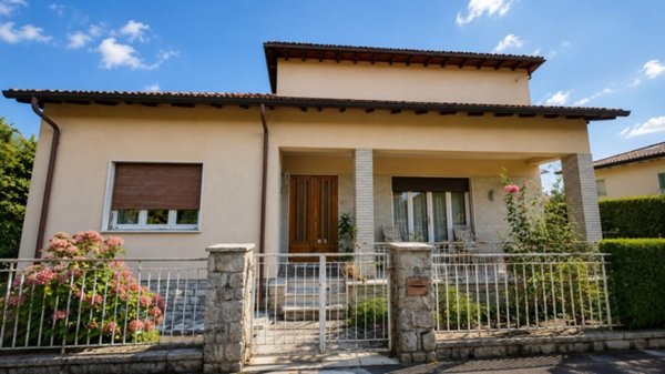 casa indipendente in vendita a Pietrasanta