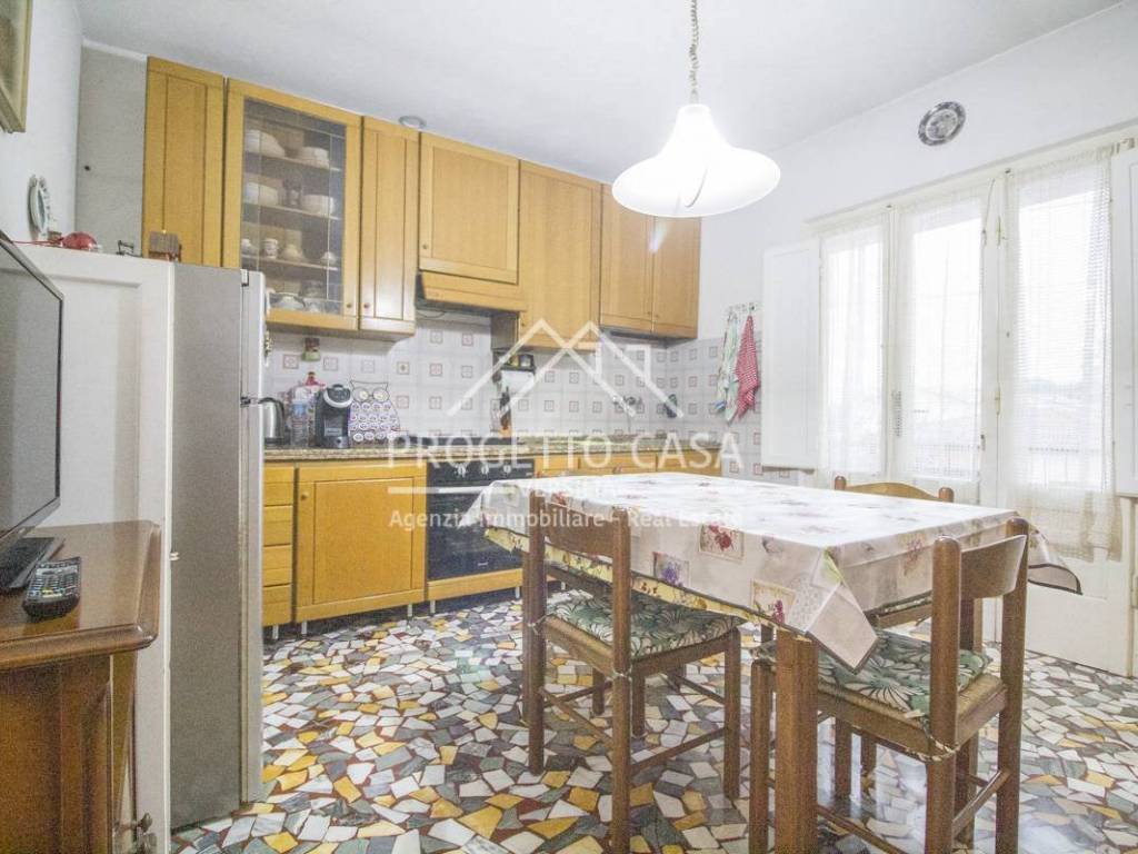 appartamento in vendita a Pietrasanta in zona Vignone