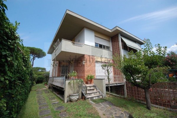 casa indipendente in vendita a Pietrasanta in zona Motrone