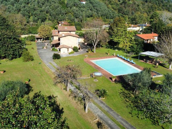 casa indipendente in vendita a Pietrasanta