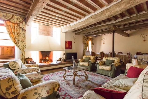 appartamento in vendita a Pietrasanta in zona Valdicastello