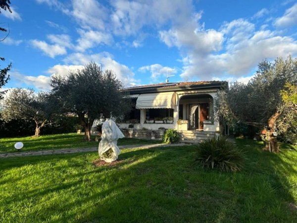casa indipendente in vendita a Pietrasanta