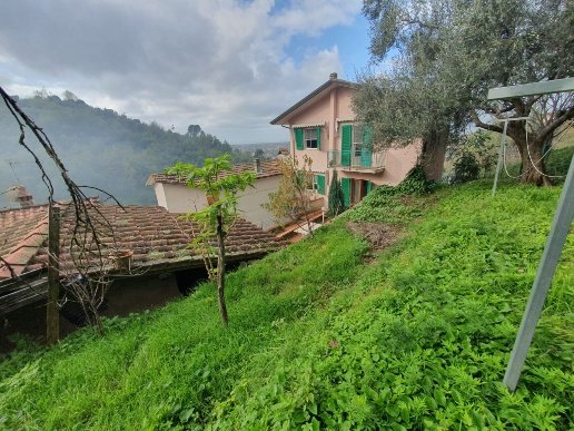 casa indipendente in vendita a Pietrasanta
