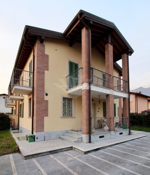 casa indipendente in vendita a Pietrasanta