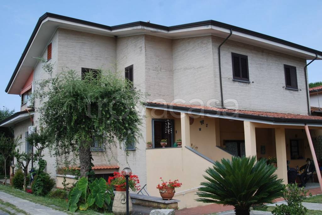 casa indipendente in vendita a Pietrasanta