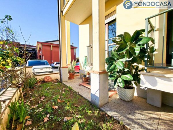 casa indipendente in vendita a Pietrasanta in zona Vallecchia