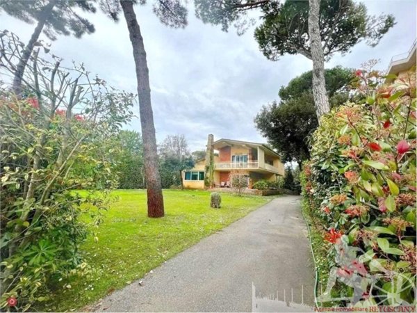 casa indipendente in vendita a Pietrasanta in zona Marina di Pietrasanta