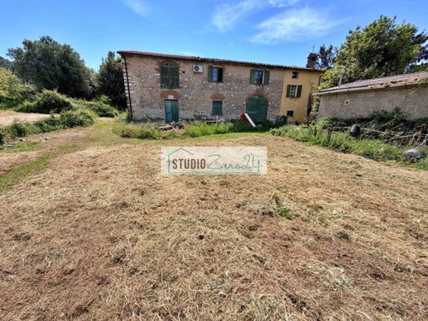 casa indipendente in vendita a Pietrasanta