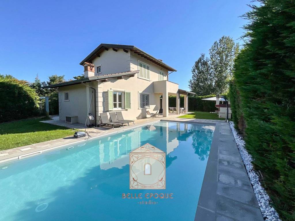 casa indipendente in vendita a Pietrasanta in zona Marina di Pietrasanta