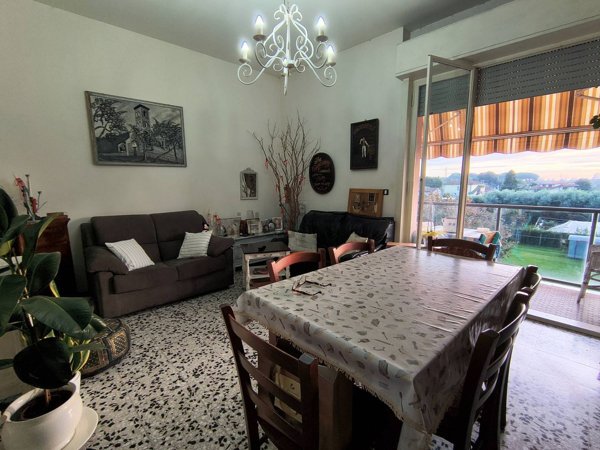 appartamento in vendita a Pietrasanta in zona Africa