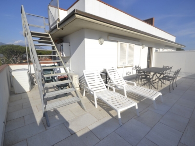 appartamento in vendita a Pietrasanta in zona Marina di Pietrasanta