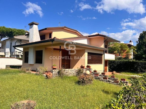 casa indipendente in vendita a Pietrasanta in zona Marina di Pietrasanta