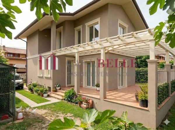 casa indipendente in vendita a Pietrasanta