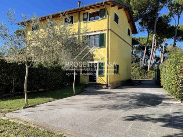 casa indipendente in vendita a Pietrasanta in zona Marina di Pietrasanta