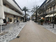 negozio in vendita a Pietrasanta in zona Tonfano