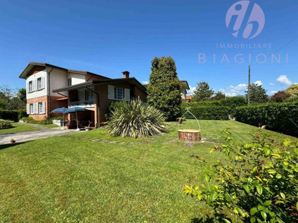casa indipendente in vendita a Pietrasanta in zona Focette