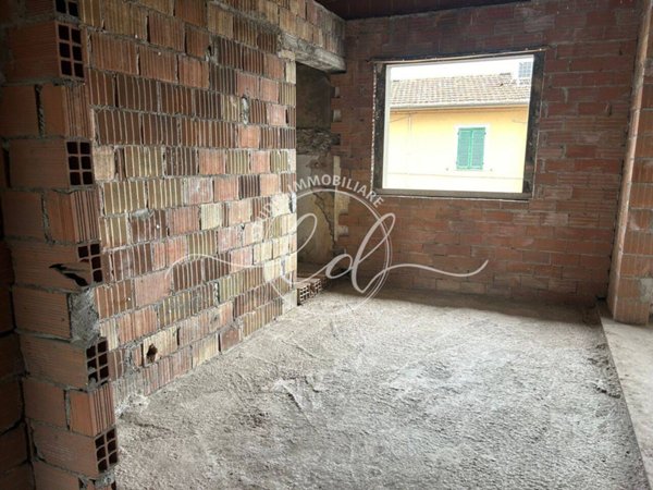 casa indipendente in vendita a Pietrasanta in zona Osterietta
