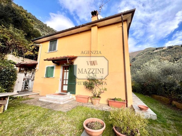 casa indipendente in vendita a Pietrasanta