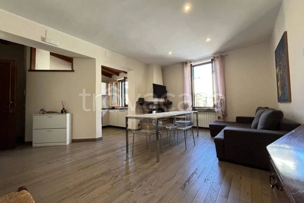 appartamento in vendita a Pietrasanta in zona Vignone