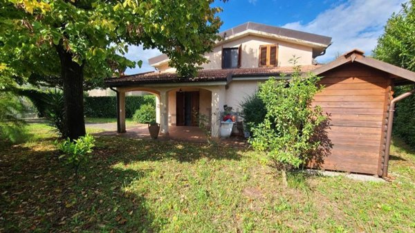 casa indipendente in vendita a Pietrasanta