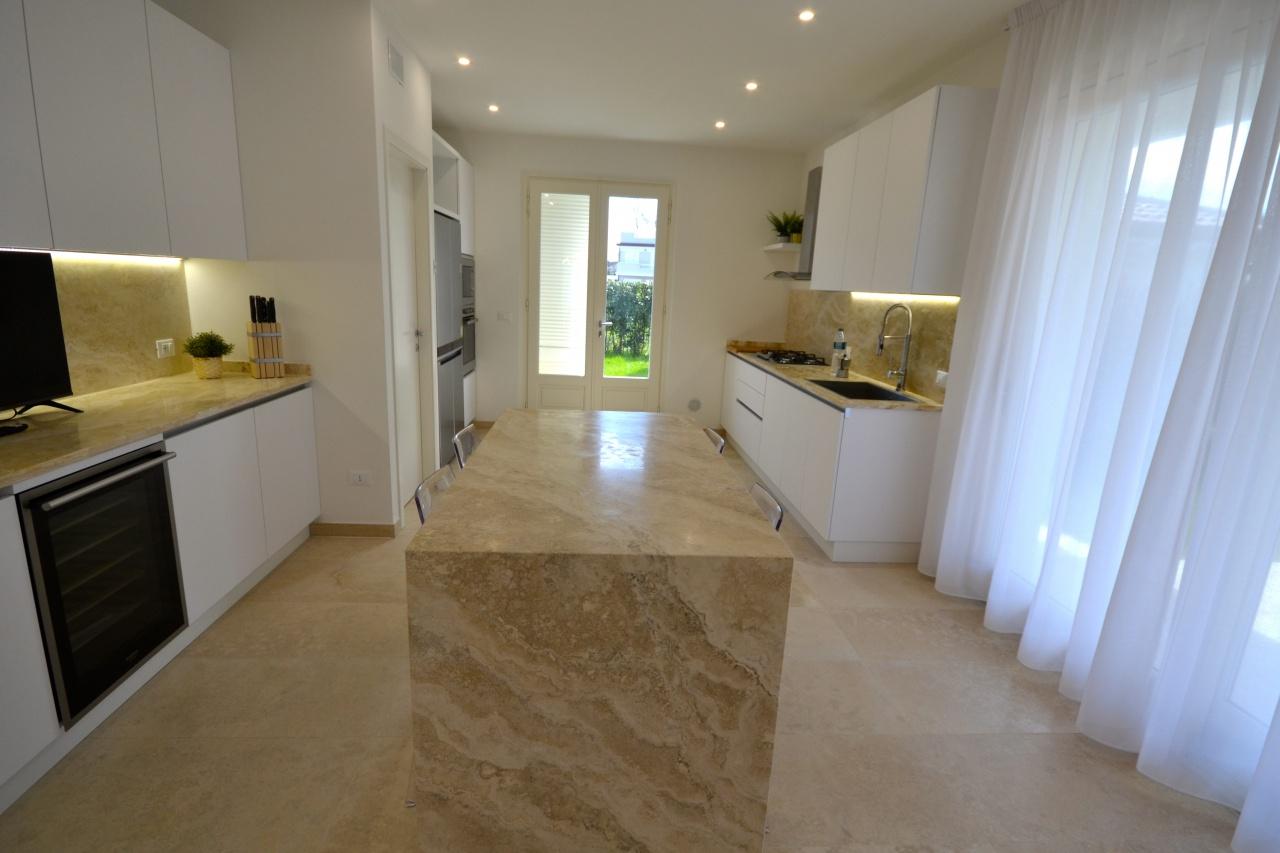 casa indipendente in vendita a Pietrasanta in zona Marina di Pietrasanta