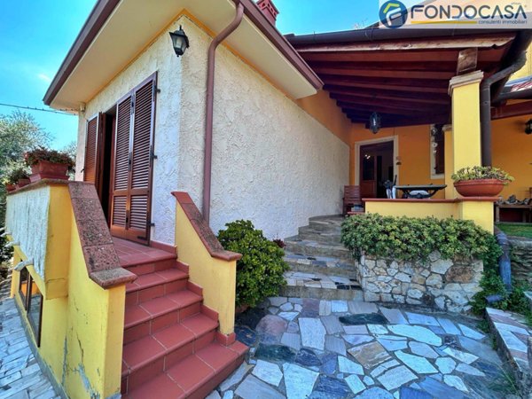 casa indipendente in vendita a Pietrasanta