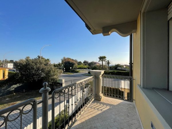 appartamento in vendita a Pietrasanta in zona Tonfano