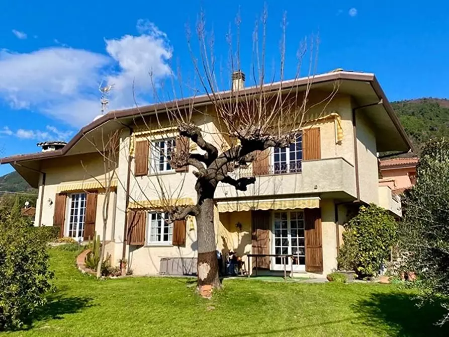 casa indipendente in vendita a Pietrasanta in zona Strettoia